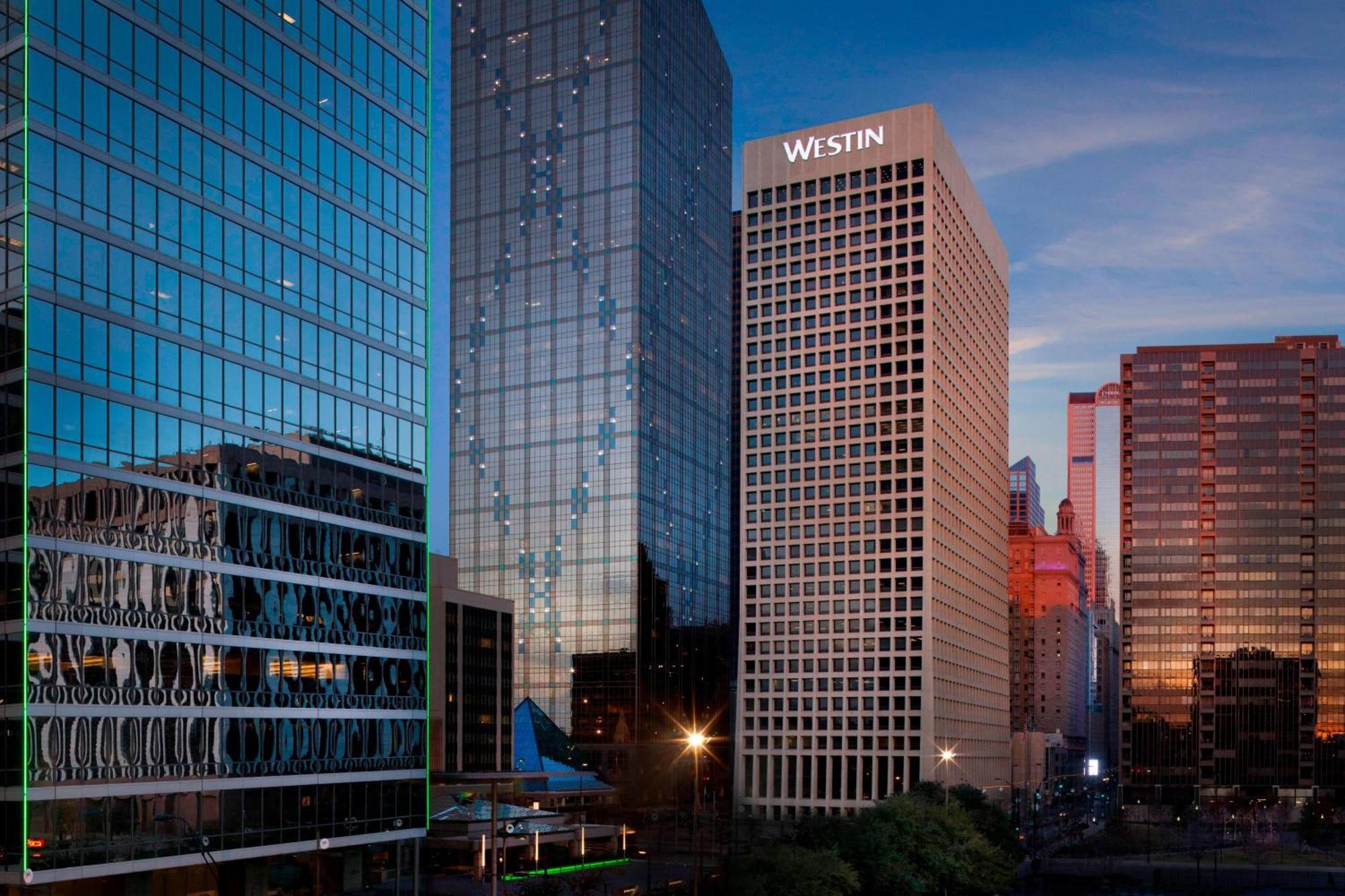 The Westin Dallas Downtown Hotel Exterior photo